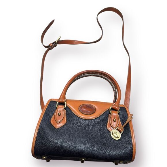 Dooney & Bourke Vintage‎ Handbag/Crossbody Bag Navy/Tan All Weather Leather - Picture 1 of 6
